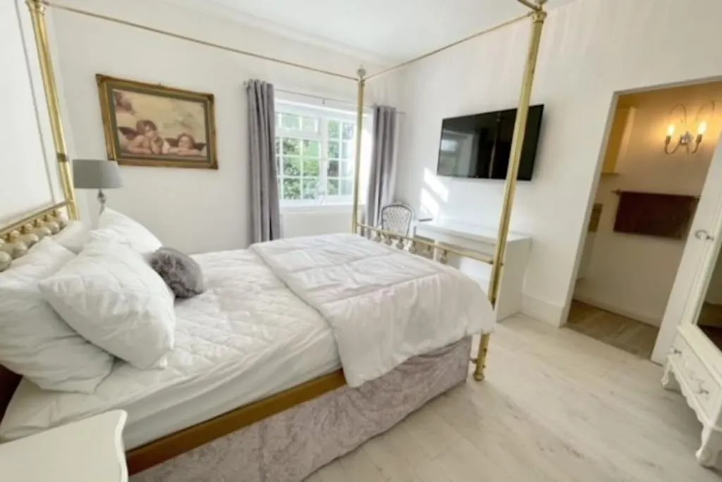 Bournecoast: Manor House-Pool-Spa-Cinema Room-8399 Bournemouth 0*,  Birleşik Krallık