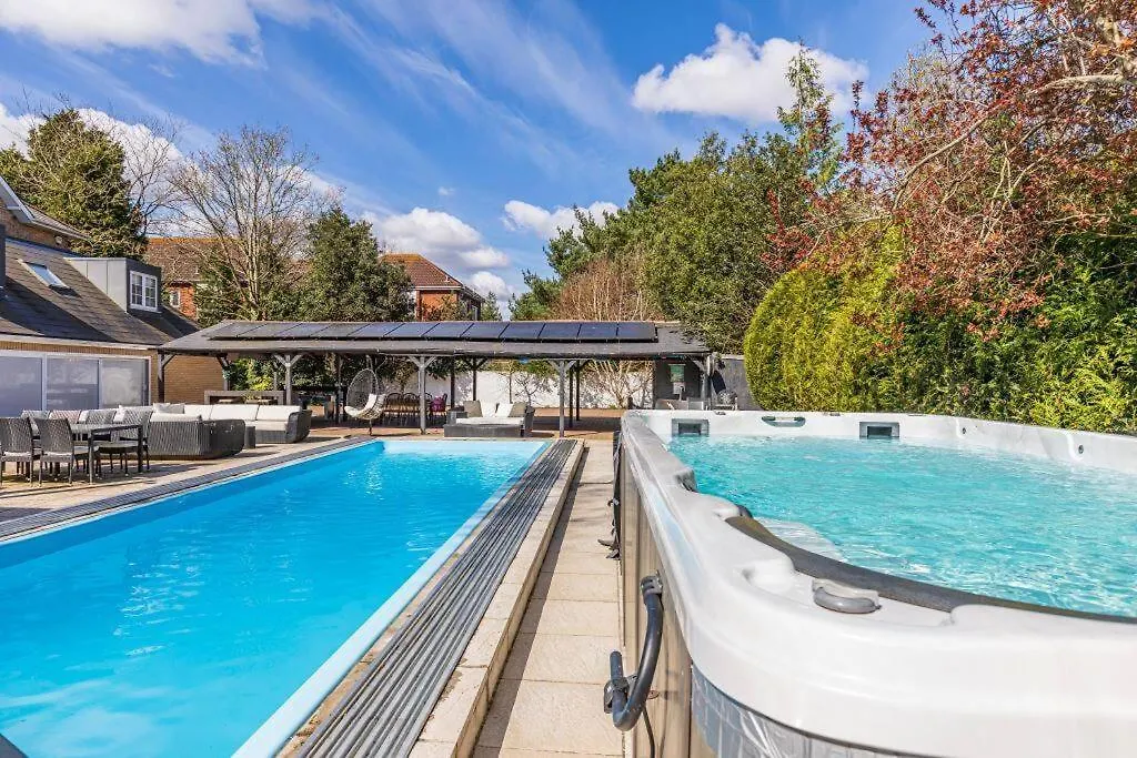 Bournecoast: Manor House-Pool-Spa-Cinema Room-8399 Bournemouth