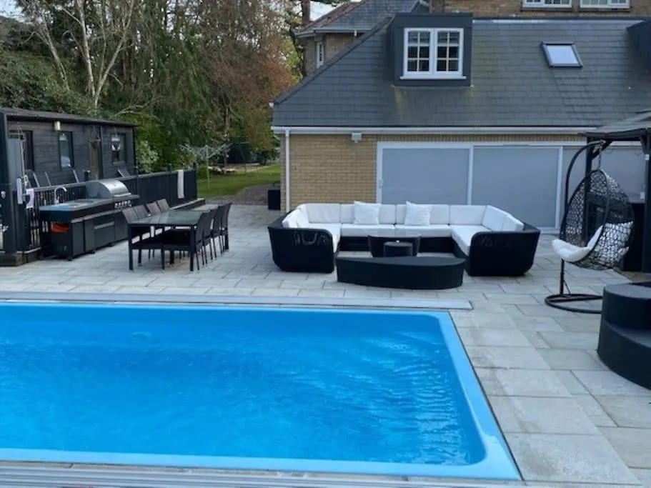 Bournecoast: Manor House-Pool-Spa-Cinema Room-8399 Bournemouth Holiday home